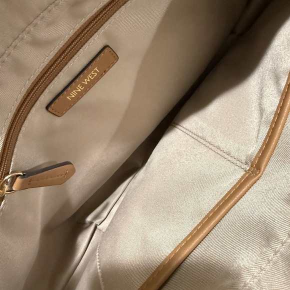Nine West Greyson Jet Set Tote LNWOT! - Picture 5 of 5